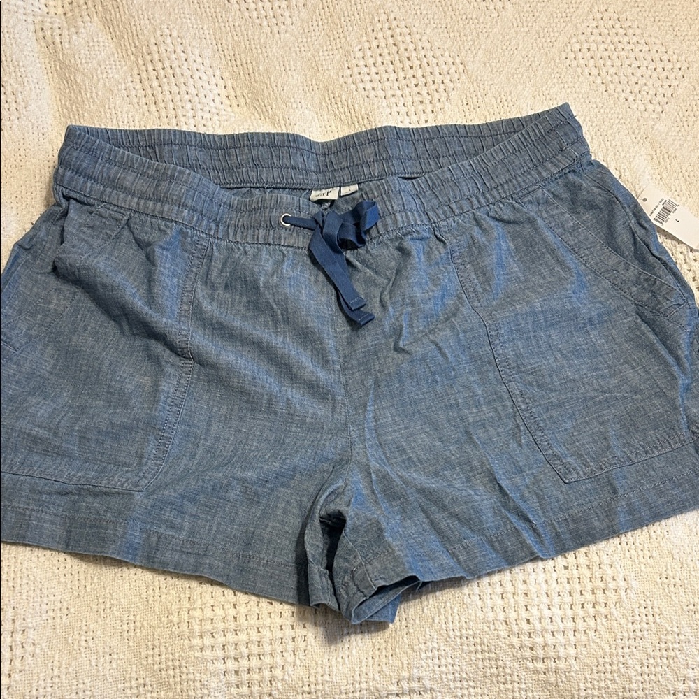GAP Women's Light Blue Chambray Shorts